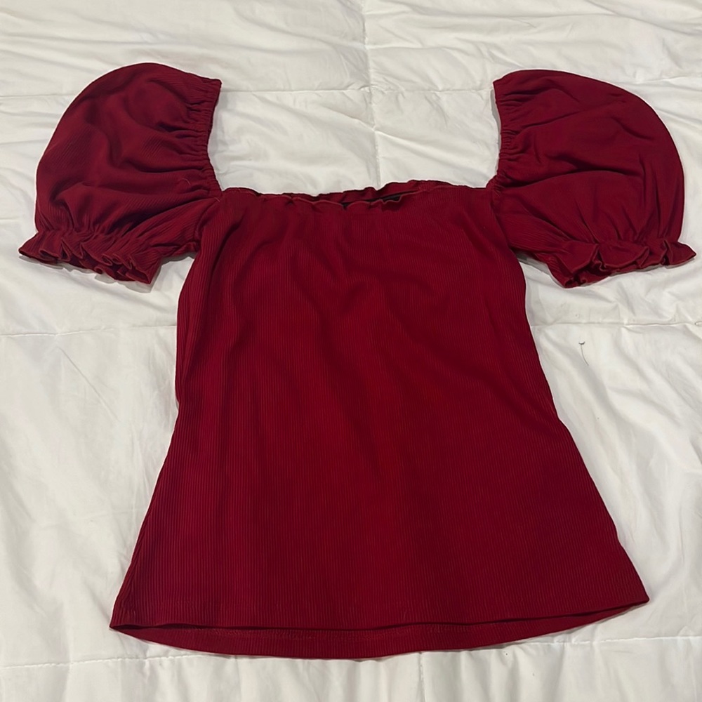 Red puffer sleeve blouse - M - NEVER WORN